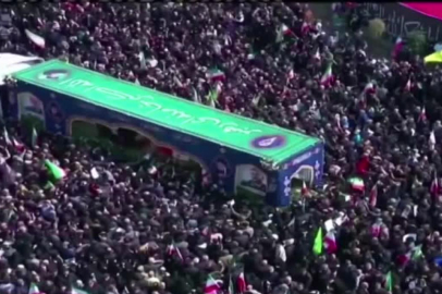 Tahran’da Laricani, Süleymani ve 104 asker için cenaze töreni