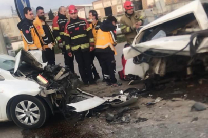 Bandırma'da 4 araçlı zincirleme kaza: 1 ölü, 1 yaralı