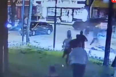 Bursa'da motosikletlinin metrelerce sürüklendiği feci kaza kamerada