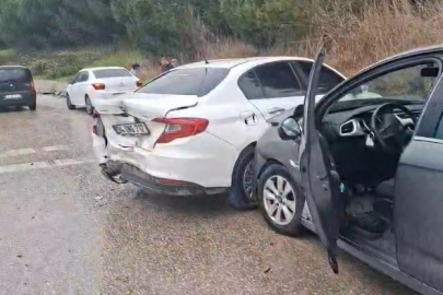 Bursa'da otobanda zincirleme kaza: 4 araç birbirine girdi