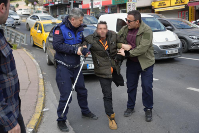 Dilencinin üzerinden çıkan para say say bitmedi