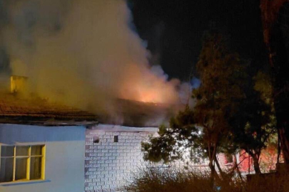 2 katlı ahşap evde yangın: 2 ölü