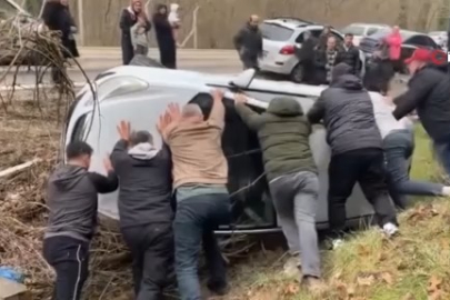 Bursa'da feci kaza: Araç takla attı