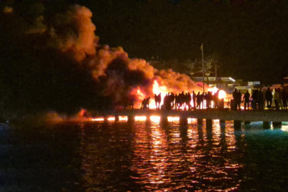 Bodrum'da 7 motoryat yanarak battı