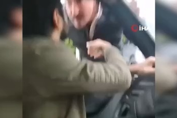 Ailesinin yanında saldırıya uğrayan sürücünün o anları kamerada