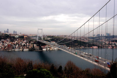 Bayramda otoyol ve köprülerden 12,3 milyon araç geçti