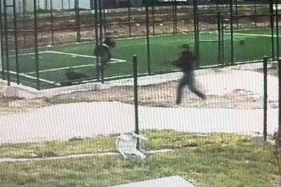 Çocuk parkında silahlı dehşet: Ateş açarak koştu