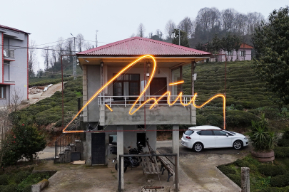 Cumhurbaşkanı Erdoğan’a baba ocağında led imza sürprizi