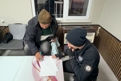 Engelli vatandaş bulduğu parayı polise teslim etti