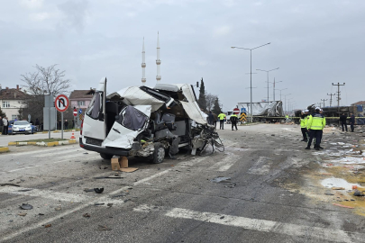 Freni patlayan tır dehşet saçtı