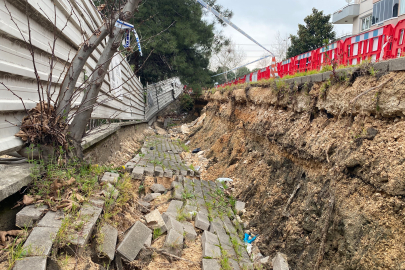 Bursa'da hafriyat çalışmasında yola zarar verdiler
