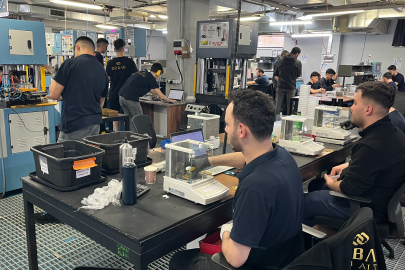 Talebe yetişmek için gece gündüz böyle altın üretiyorlar