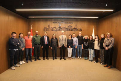 İspanyol misafirlerden İnegöl'ün 'Nöbetçi Kitaphane'lerine tam not