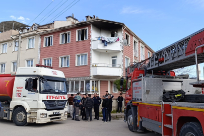 Bursa'da 3 katlı binada yangın
