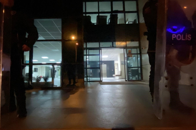 Kamu görevlisi 4 bin dolar rüşvet alırken suçüstü yakalandı