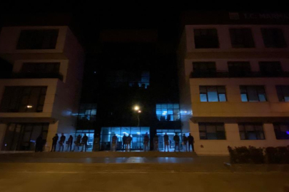 Marmaris Belediyesi'ne gece yarısı polis baskını