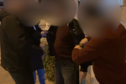 Polis, 'rüşvet dolarlarını ele geçirdi