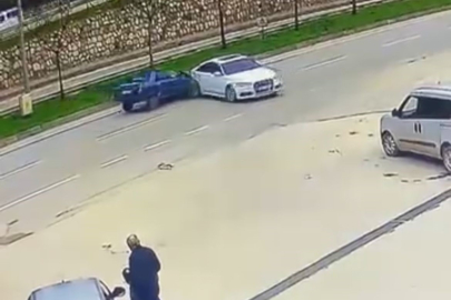 Sürücüsüz araç trafiğe çıktı, kaza böyle geldi