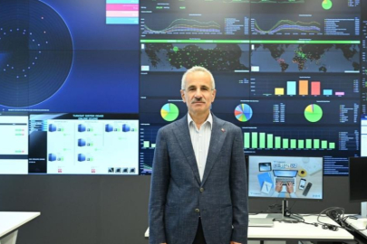 Uraloğlu: “Sosyal medya kullanımı haftada 25 saati aştı”