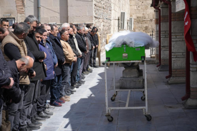 Eşi tarafından bıçaklanan kadın son yolculuğuna uğurlandı