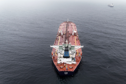 Boğaz’a yaklaşırken vurulan tanker havadan görüntülendi