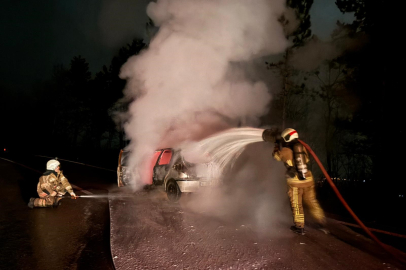 Bursa'da seyir halindeki otomobil alev topuna döndü