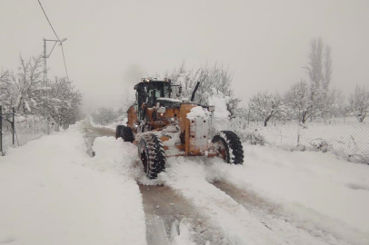 Bursa’nın zirvelerinde karla mücadele sürüyor