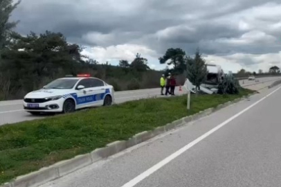 Yoldan çıkan minibüs refüje çıktı; 2 kişi yaralandı