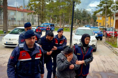 Bohçacı kılığında geldikleri köyde 880 bin TL'lik soygun yaptılar