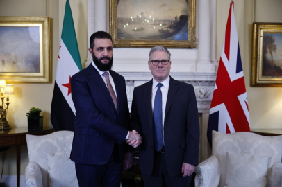 Eş-Şara, İngiltere Başbakanı Starmer ile görüştü