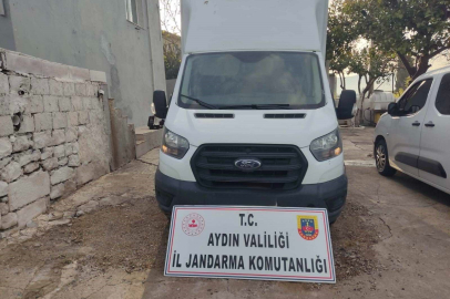 Kamyonette 39 düzensiz göçmen yakalandı