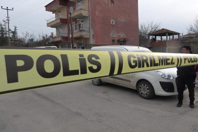 Kan donduran cinayet: Babalarını bıçak ve baltayla öldürdüler