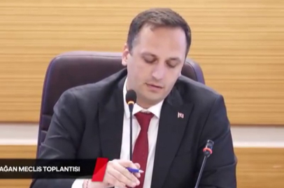 Bornova Belediye Meclisi'nde 'sevgili kontenjanı' gerginliği