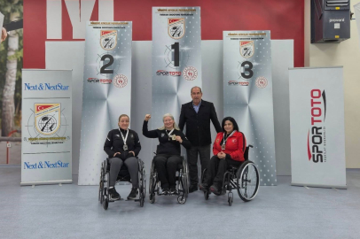 Bursa'nın gururu Aysel Özgan'dan altın madalya