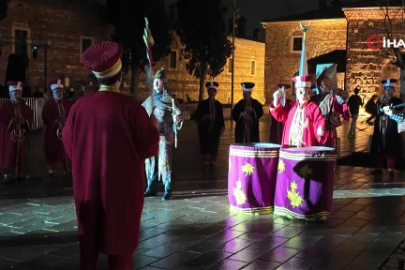 Bursa'nın 700 yıllık destanı ışık gösterisiyle anlatıldı