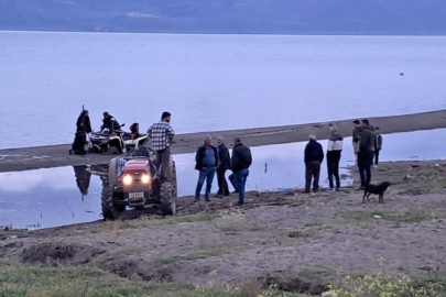 İznik'te ATV kuma saplandı, vatandaşlar seferber oldu