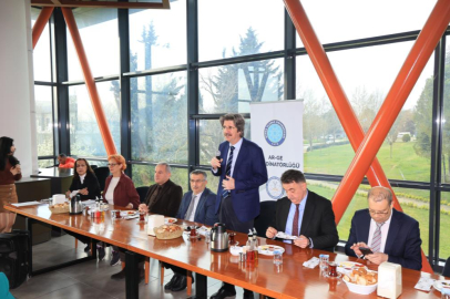 Rektör Yılmaz, başarılı akademisyenlerle bir araya gelmeye devam ediyor