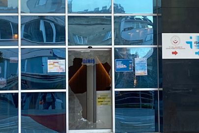 Elindeki pompalı tüfekle belediye binasına ateş açtı