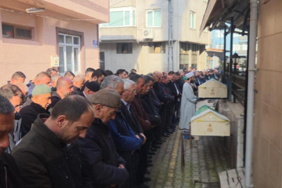 Bursa'da silahlı saldırıda ölen baba ve oğlu toprağa verildi
