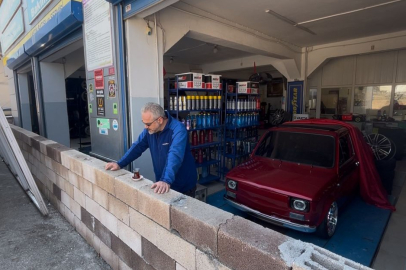 Dükkanın önüne duvar ördü, kiracısı isyan etti