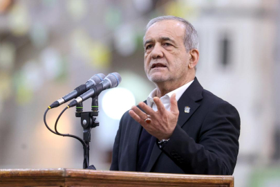 Pezeşkiyan'dan "İran için canımı feda etmeye hazırım" mesajı