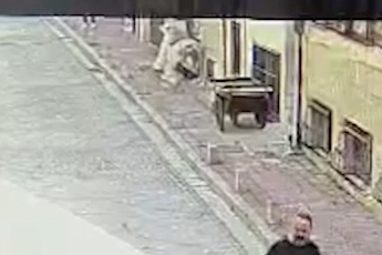 Cezaevinden izinli çıkarak ailesinin yanına gelen şahıs kendini ateşe verdi