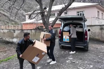 Hayırsever polisten binlerce öğrenciye anlamlı destek