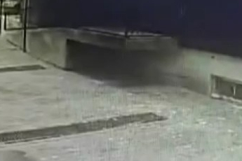 9 yaşındaki çocuğu darp eden şahıs kamerada