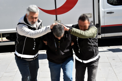 Midelerinde uyuşturucu sevkiyatı yapan 2 torbacı tutuklandı