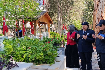 Şehit kızı polisler, babalarını andı