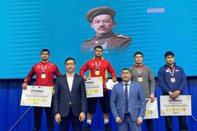 Muhittin Emre Helvacı’dan gümüş madalya