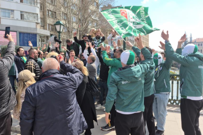 Bursaspor taraftarı, Eskişehir'i hareketlendirdi