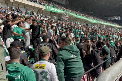 Bursasporlu taraftarların kavgasını polis ayırdı