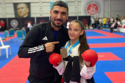 Filmlerden etkilendi, karatede şampiyon oldu